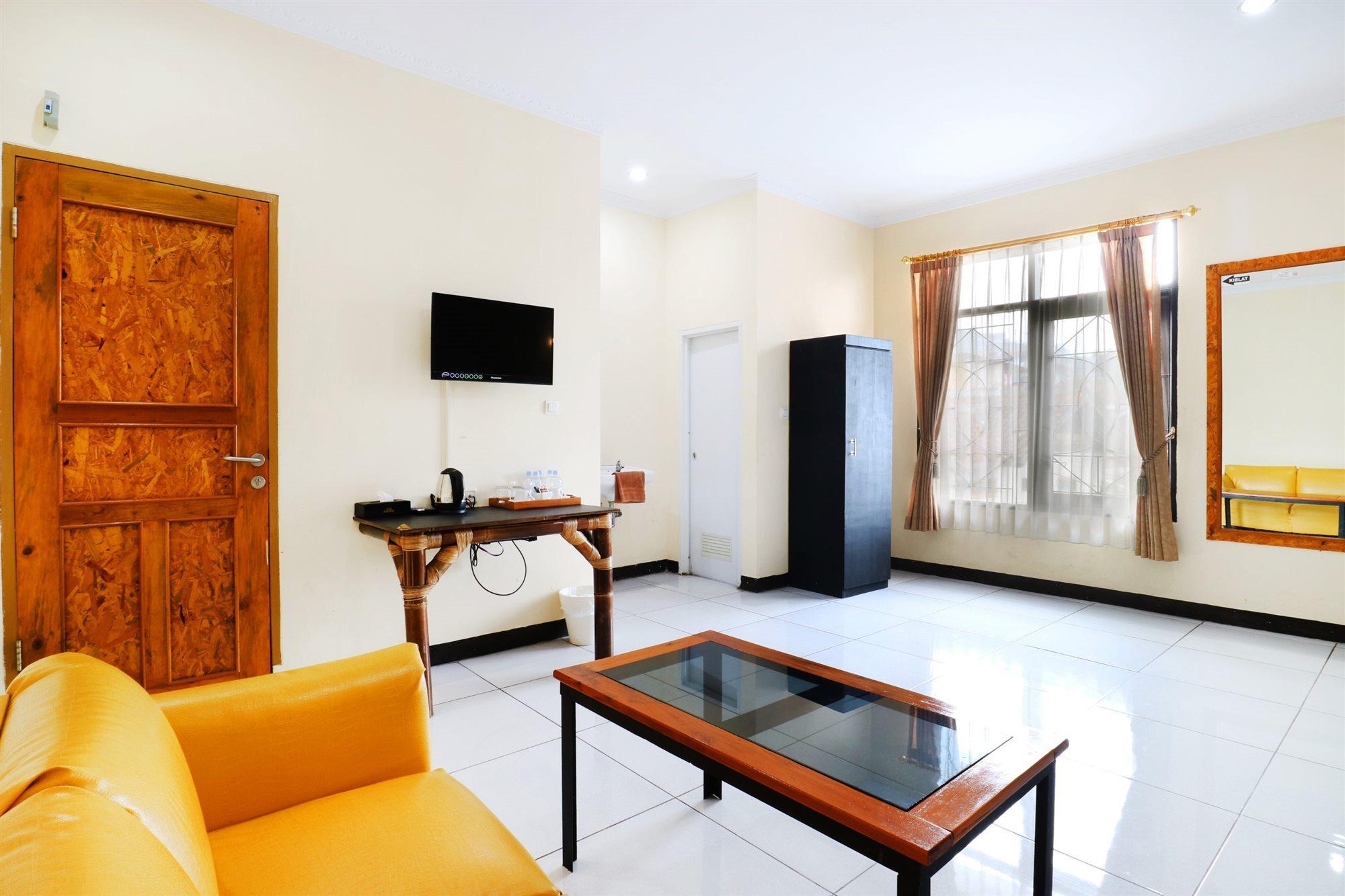 Saung Balibu Hotel Lembang Exteriör bild