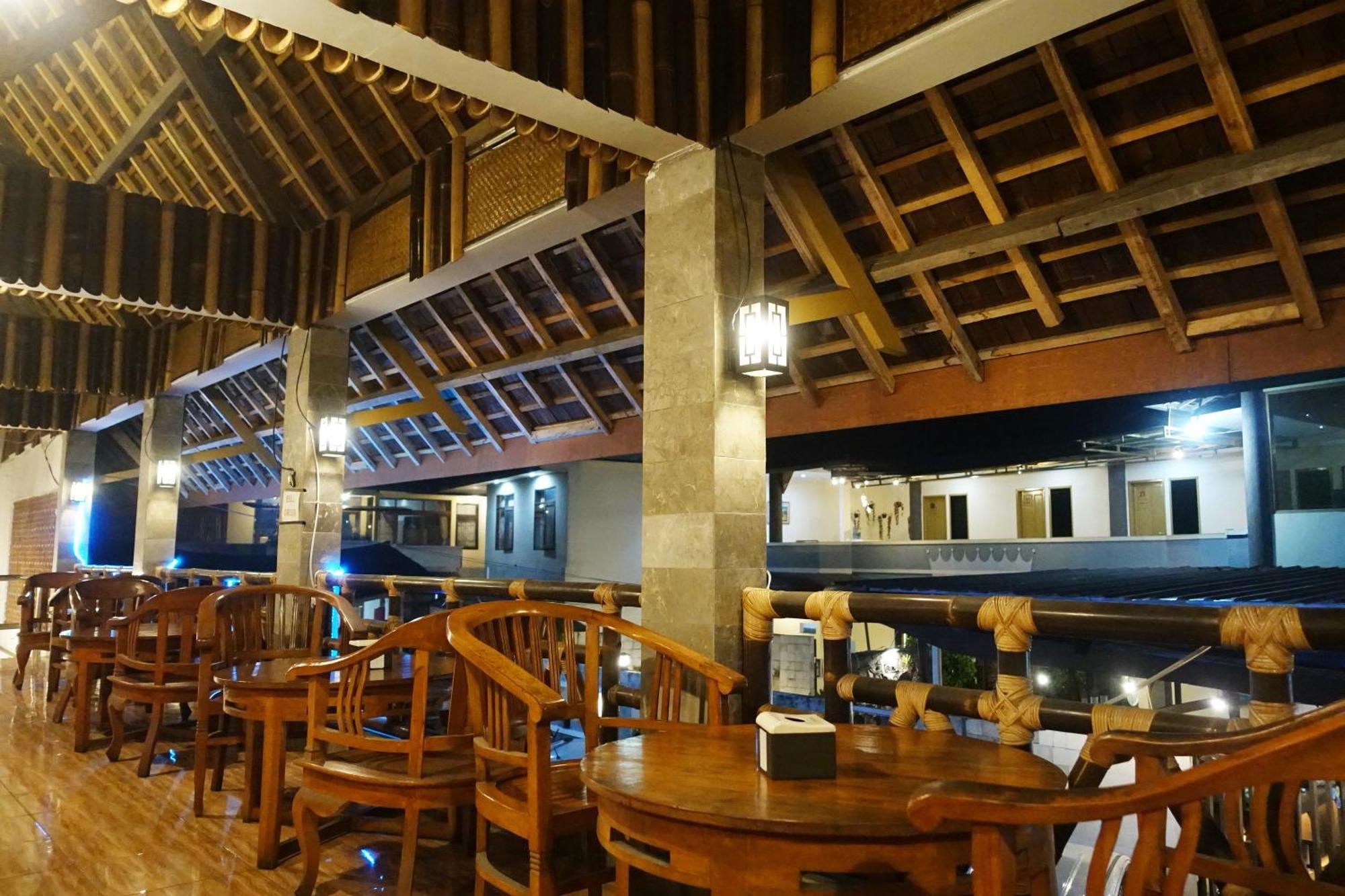 Saung Balibu Hotel Lembang Exteriör bild