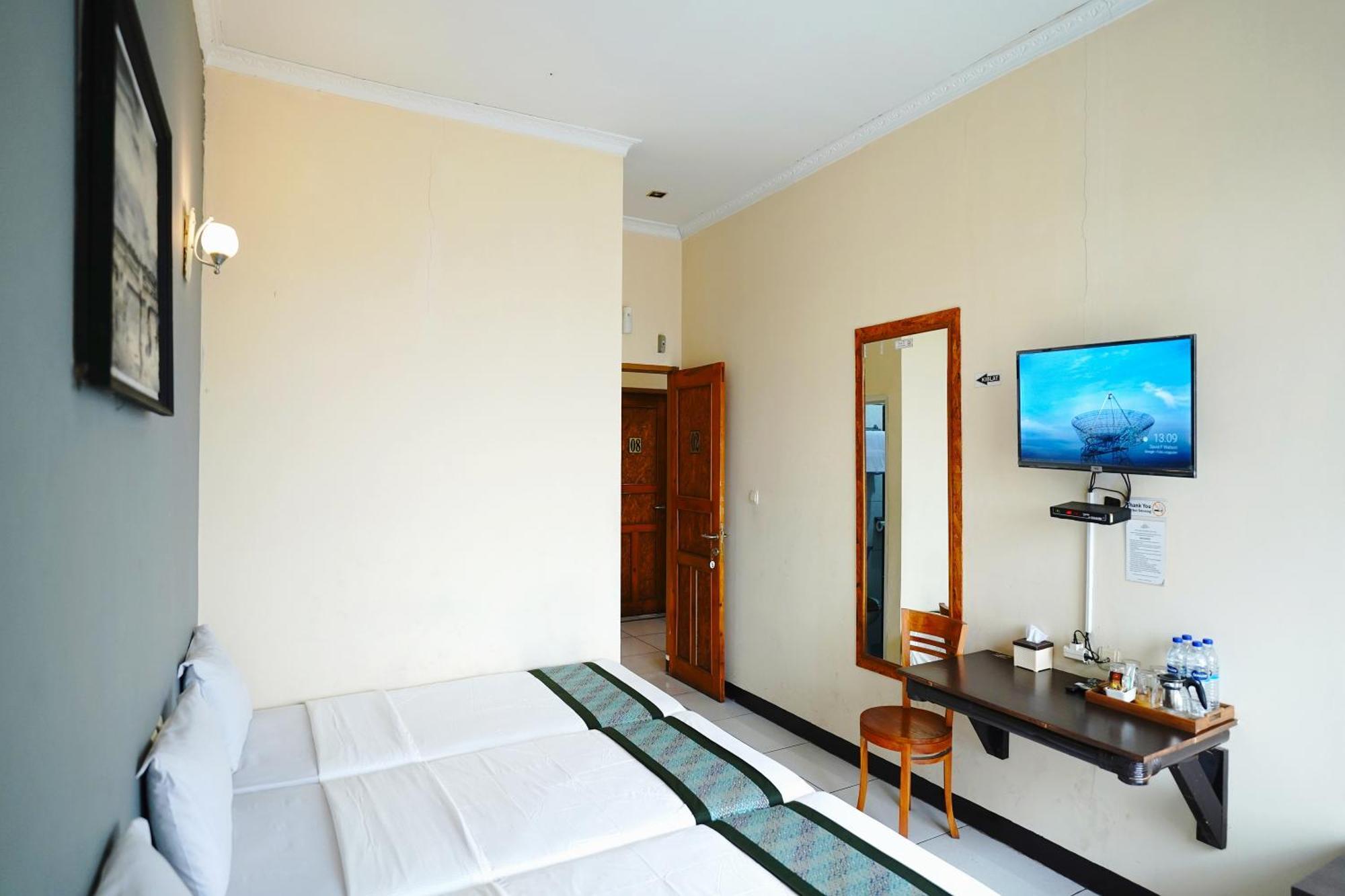 Saung Balibu Hotel Lembang Exteriör bild