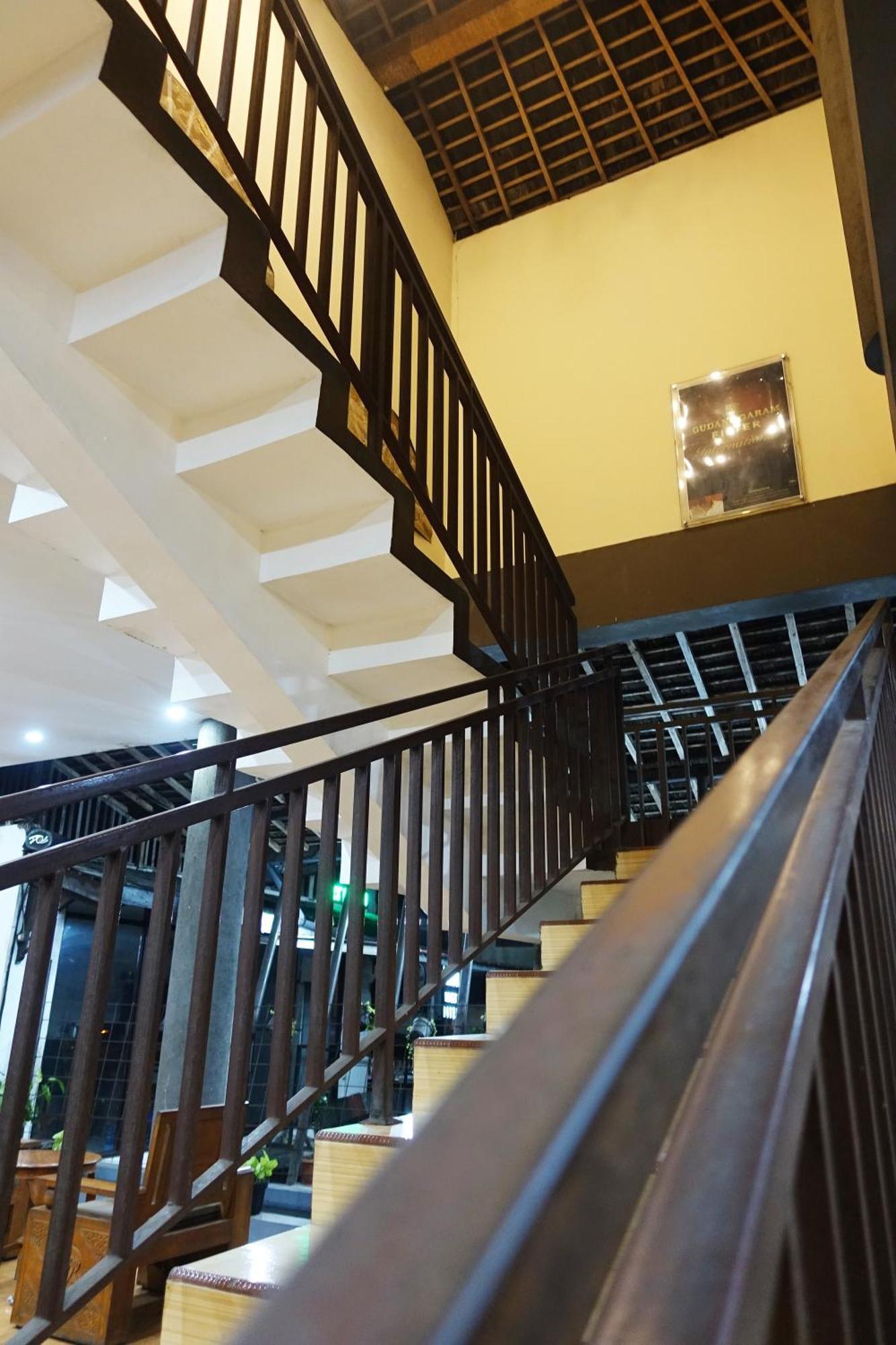 Saung Balibu Hotel Lembang Exteriör bild